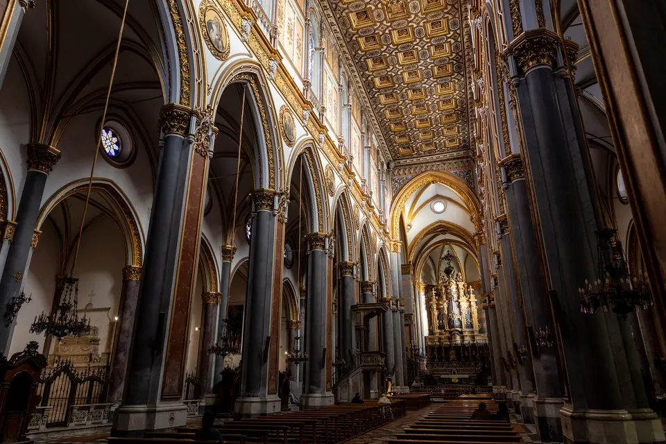 Donazione alla Basilica di San Domenico Maggiore — foto 2 di 12