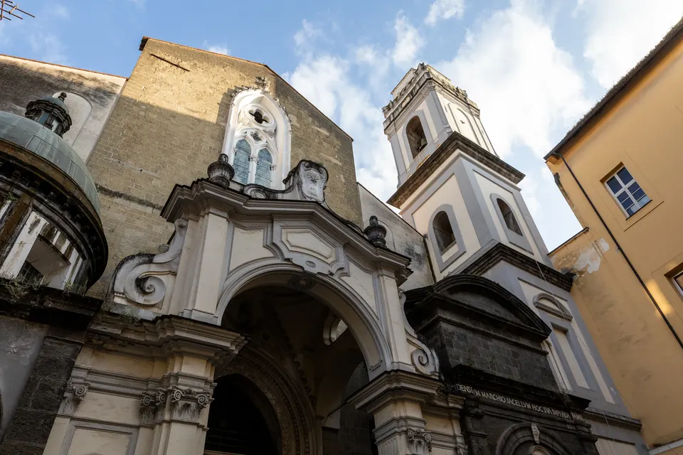 Donazione alla Basilica di San Domenico Maggiore — foto 3 di 12