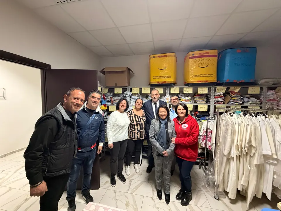 A Qualiano con la Caritas parrocchiale — foto 2 di 12