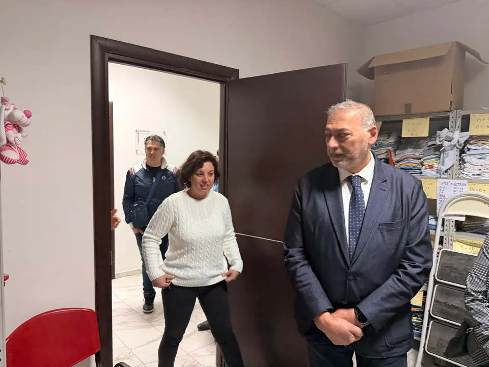 A Qualiano con la Caritas parrocchiale — foto 7 di 12